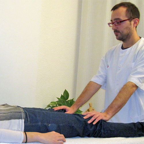 tratamiento reiki rodillas